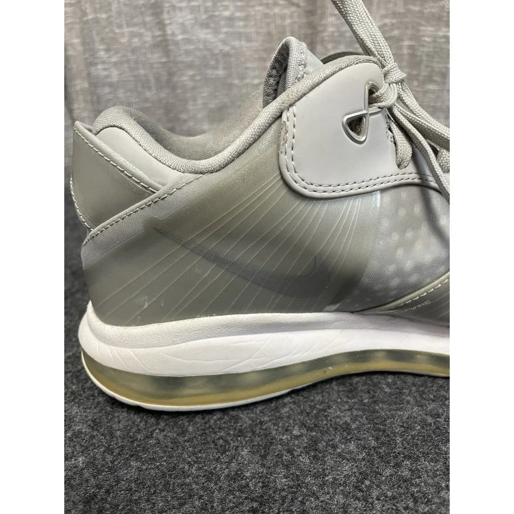Nike Lebron 8 Low Wolf Grey/Metallic Sneaker Size 7.5 Basketball 456849 002‎